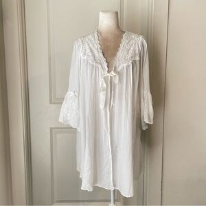 VTG White Rose Katherine Harestad White floral embroidered Dressing Robe OS FLAW